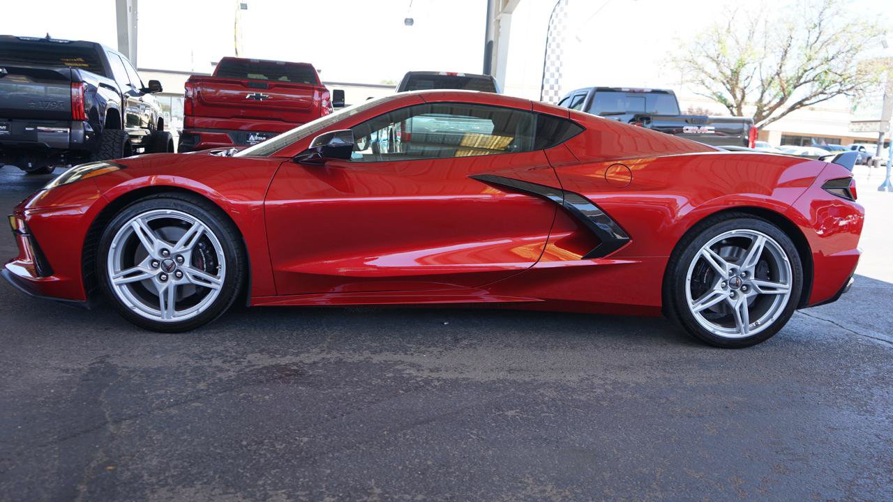 Used 2021 Chevrolet Corvette Stingray Preferred Cpe w/ Z51 Performance Package RWD image 6