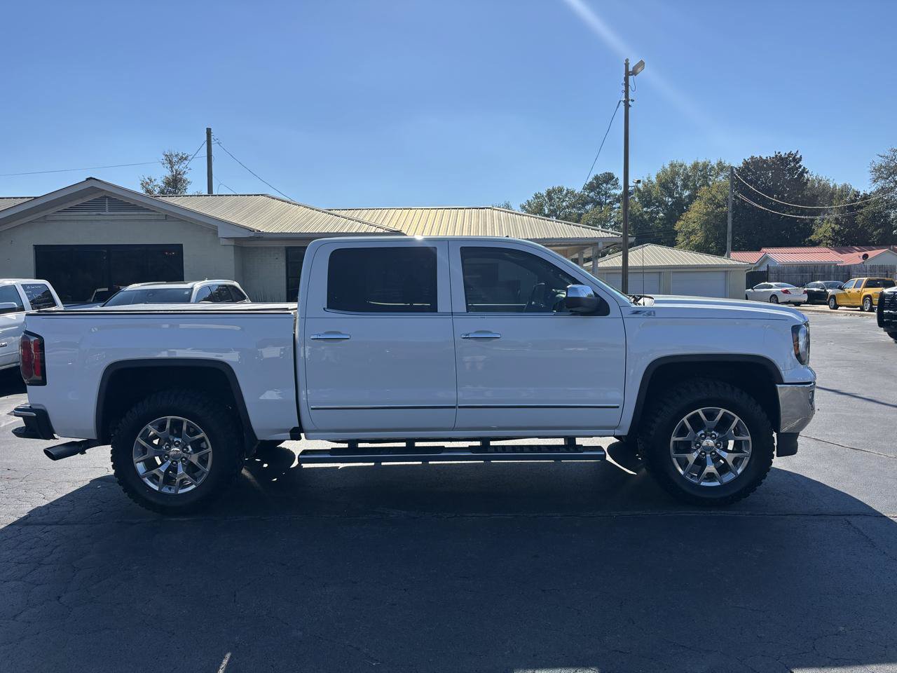 Used 2018 GMC Sierra 1500 SLT w/ Texas SLT Premium Package AWD/4WD image 4