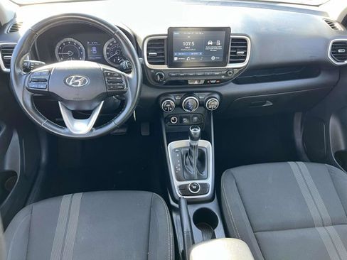 Used 2021 Hyundai Venue SEL image 12