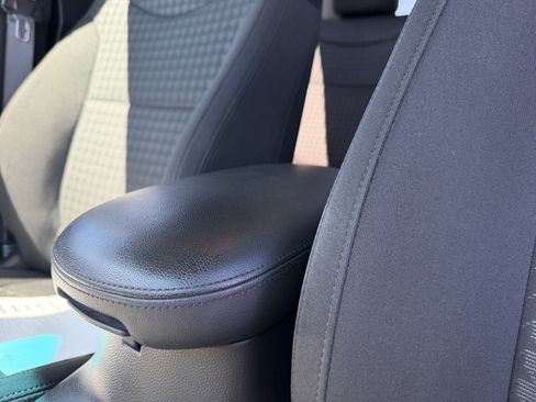 Used 2015 Kia Soul ! FWD image 15