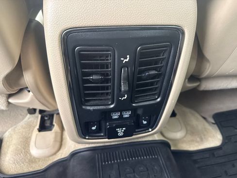 Used 2015 Jeep Grand Cherokee Overland w/ Advanced Technology Group AWD/4WD image 17