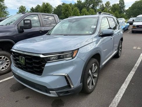Used 2023 Honda Pilot Touring image 3