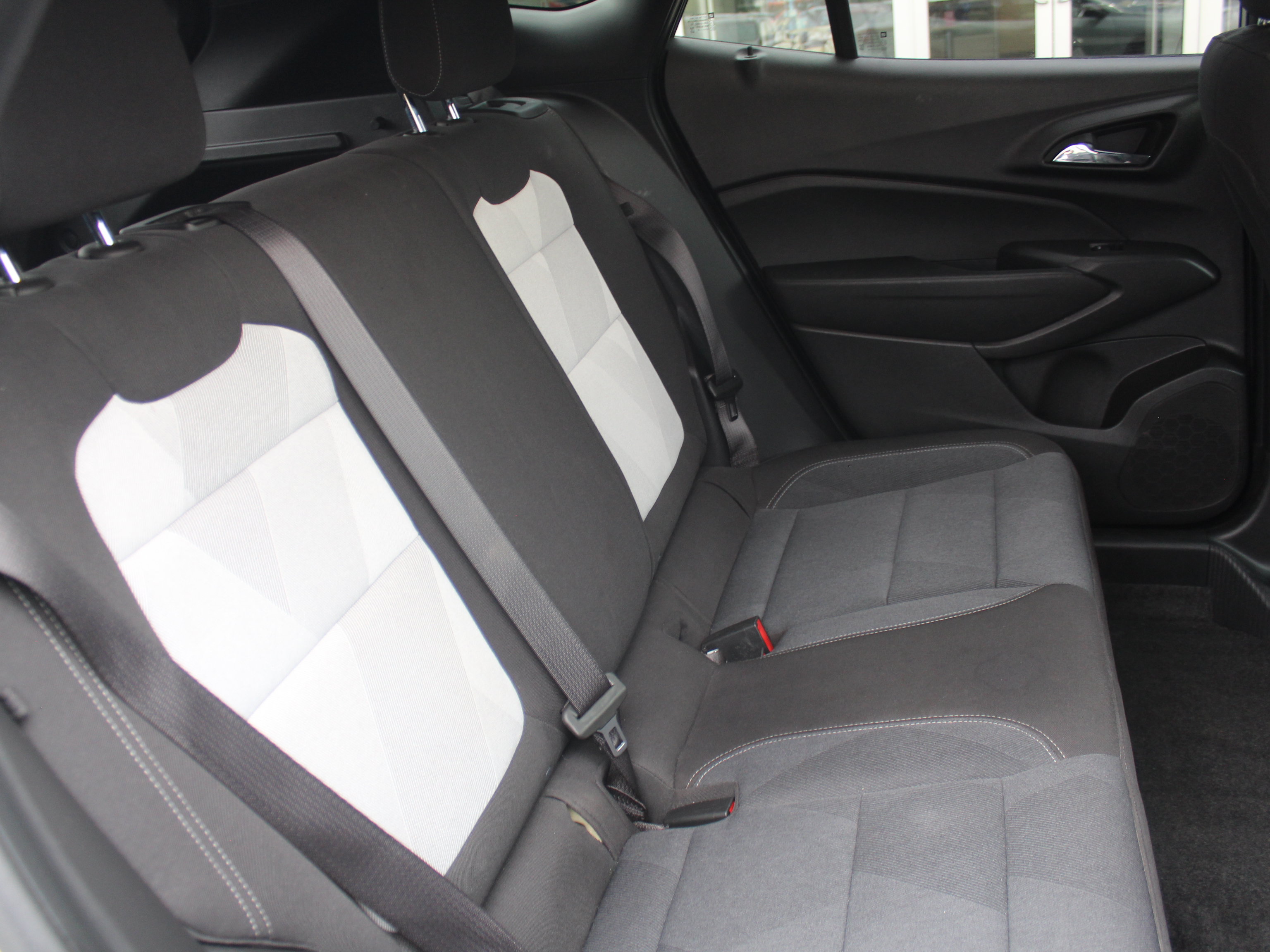 Certified 2024 Chevrolet Trax RS w/ Driver Confidence Package FWD image 25