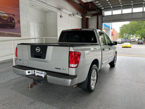 Used 2012 Nissan Titan SV w/ SV Value Truck Pkg RWD image 8