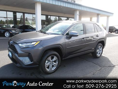 Used 2023 Toyota RAV4 LE AWD/4WD image 1