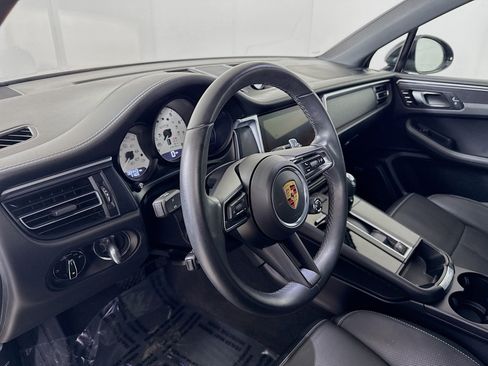 Certified 2022 Porsche Macan GTS image 4