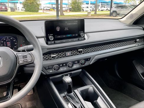 Used 2024 Honda Accord EX image 6