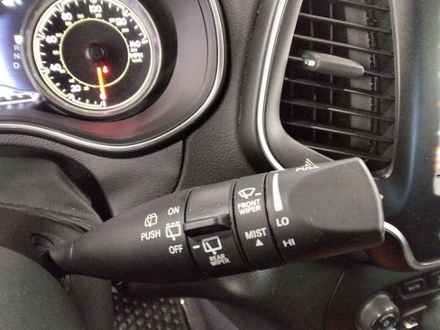 Used 2021 Jeep Cherokee Trailhawk image 17