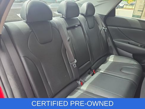 Used 2022 Hyundai Elantra Limited FWD image 11