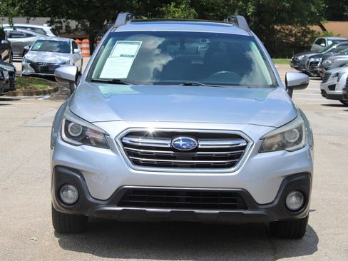 Used 2018 Subaru Outback 2.5i Limited image 2