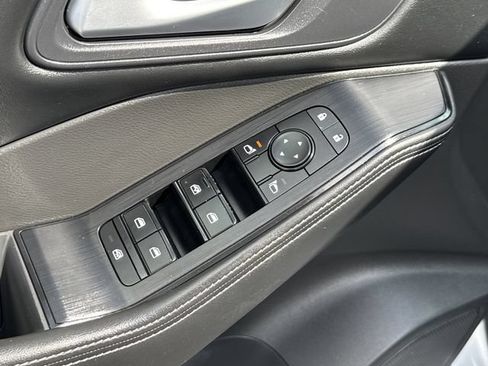 Used 2024 Nissan Rogue SV AWD/4WD image 32