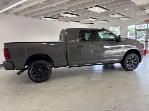 New 2026 RAM 3500 Laramie AWD/4WD image 10