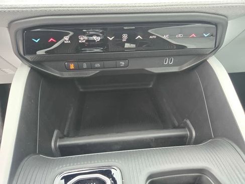 New 2026 Jeep Cherokee Laredo image 15