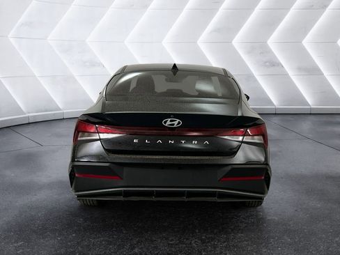 Used 2024 Hyundai Elantra SEL image 5