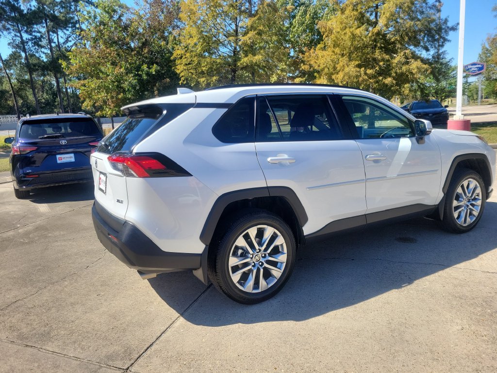 Used 2024 Toyota RAV4 XLE Premium FWD image 8