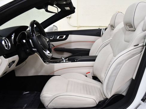 Used 2017 Mercedes-Benz SL 550 image 11
