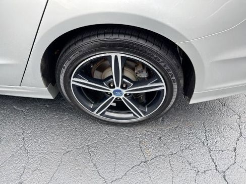 Used 2014 Ford Fusion SE w/ Equipment Group 202A image 32