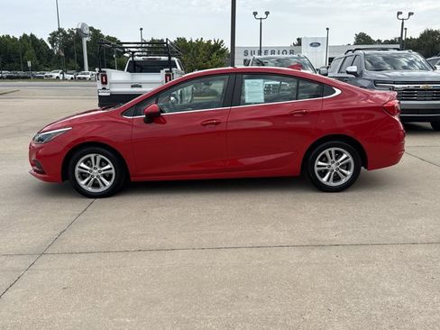 Used 2018 Chevrolet Cruze LT w/ Convenience Package FWD image 6