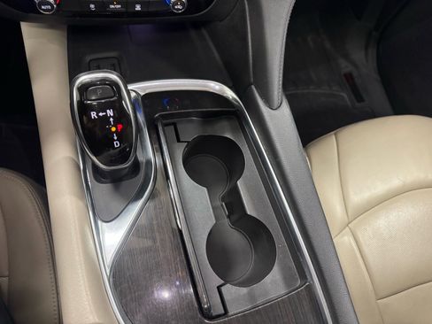 Used 2019 Buick Enclave Essence AWD/4WD image 20