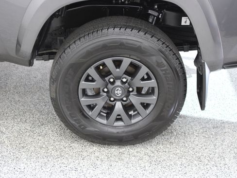 Used 2023 Toyota Tacoma SR5 RWD image 10