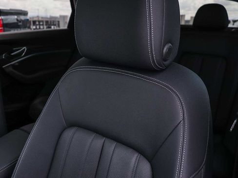 Used 2024 Audi Q8 e-tron Premium Plus image 37