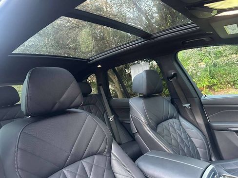Used 2024 BMW X5 xDrive50e AWD/4WD image 10