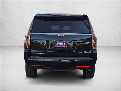 Used 2015 Cadillac Escalade Luxury AWD/4WD image 6