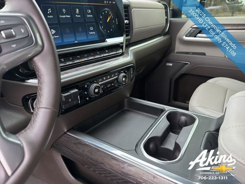 Used 2025 Chevrolet Silverado 3500 LTZ w/ LTZ Premium Package image 17