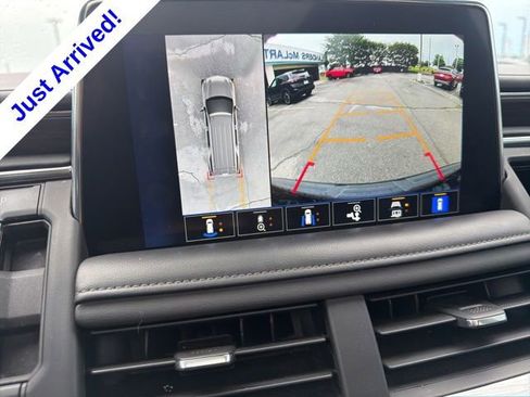 Used 2022 Chevrolet Tahoe Z71 w/ Luxury Package AWD/4WD image 17