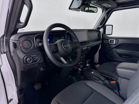 Used 2024 Jeep Gladiator Rubicon w/ Safety Group image 9