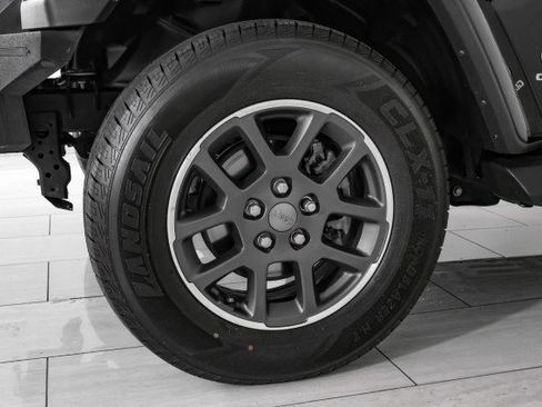 Used 2021 Jeep Gladiator Overland w/ Uconnect 4C Nav & Sound Group image 52