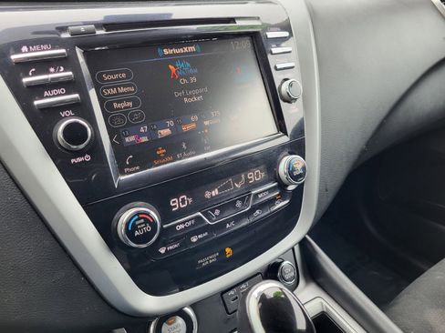 Used 2020 Nissan Murano SV image 11