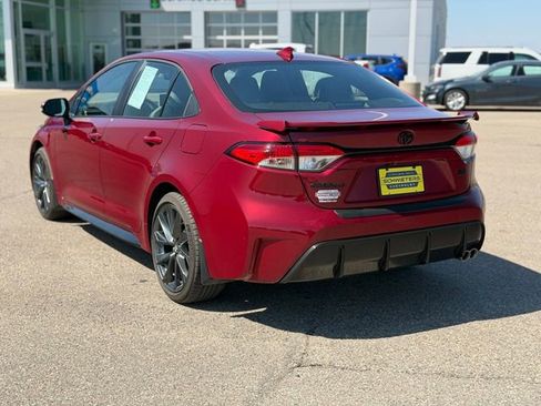 Used 2025 Toyota Corolla SE w/ SE Premium Package image 8