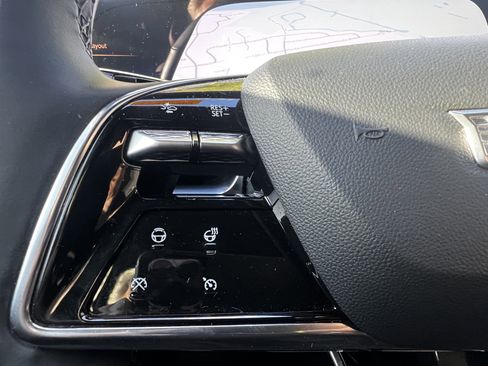 Used 2025 Cadillac Lyriq Sport image 19