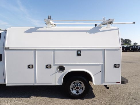 Used 2021 GMC Savana 3500 w/ Power Convenience Package RWD image 35