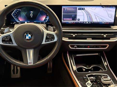 Used 2024 BMW X7 xDrive40i w/ M Sport Package AWD/4WD image 16