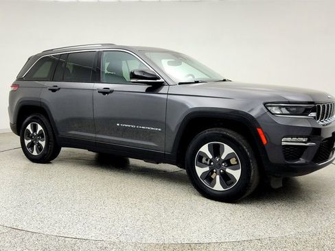 Used 2023 Jeep Grand Cherokee 4WD 4xe image 3