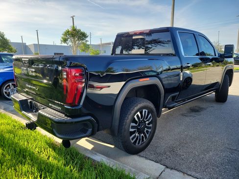 Used 2024 GMC Sierra 2500 Denali Ultimate w/ Max Trailering Package AWD/4WD image 3
