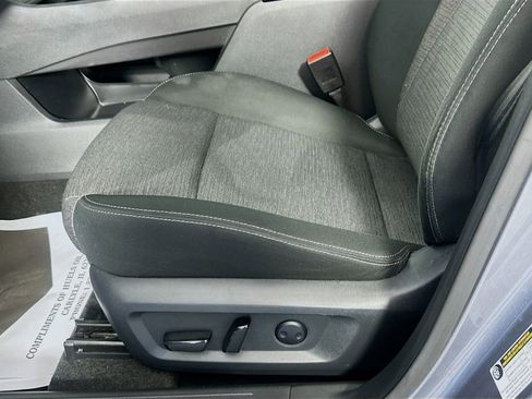 Used 2022 Nissan Rogue SV AWD/4WD image 18