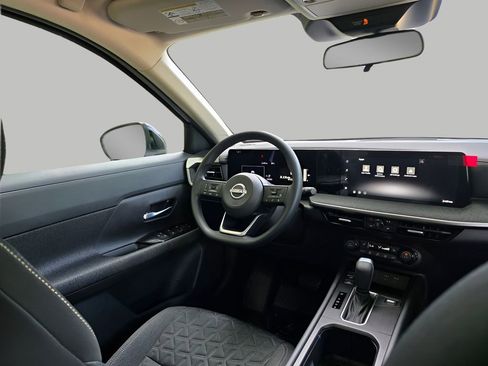 New 2026 Nissan Kicks SV w/ SV Premium Package FWD image 8