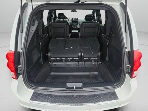Used 2016 Dodge Grand Caravan R/T w/ Safety Sphere Group image 19