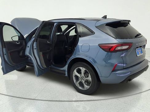 Used 2023 Ford Escape ST-Line Select AWD/4WD image 32