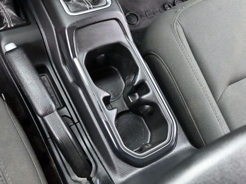 Used 2020 Jeep Wrangler Unlimited Sahara AWD/4WD image 19