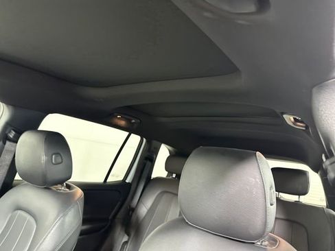 Used 2023 Mercedes-Benz GLB 250 GLB 250 w/ Premium Package image 12