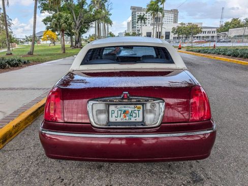 Used 1998 Lincoln Town Car Executive image 7