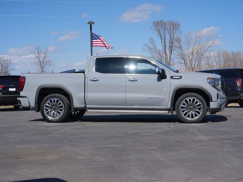 Used 2025 GMC Sierra 1500 Denali Ultimate AWD/4WD image 2