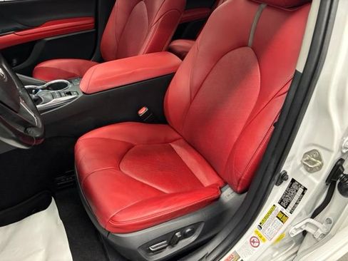 Used 2019 Toyota Camry XSE w/ Navigation Package FWD image 14