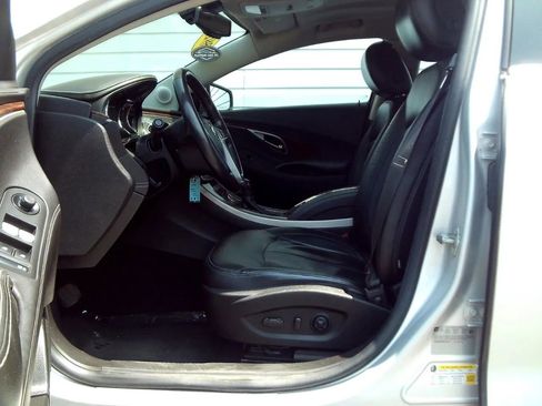 Used 2011 Buick LaCrosse CXL FWD image 9