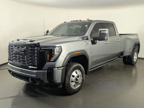Used 2025 GMC Sierra 3500 Denali Ultimate AWD/4WD image 4