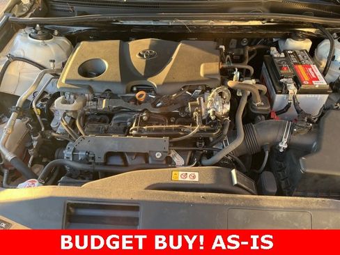 Used 2021 Toyota Camry LE image 32